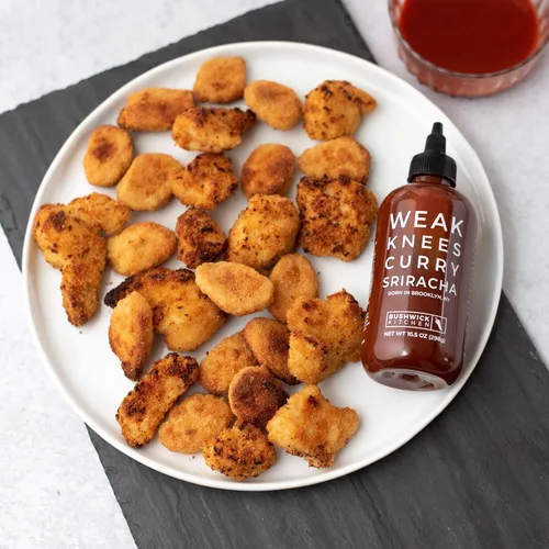 Vista 5 de Weak Knees Gochujang Sriracha + Weak Knees Curry Sriracha Set