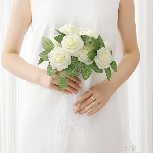 Vista 6 de DerBlue 60 rosas artificiales de aspecto real, rosas artificiales de espuma para decoración de bodas, arreglos, fiestas, decoración del hogar Blanco