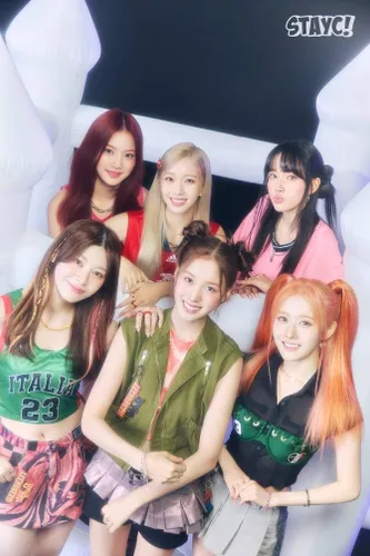 Vista 5 de STAYC TEENFRESH 3er Mini álbum Digipack Versión CD+Photobook+Photocard+Tracking Sealed (Digipack Random)