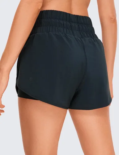 Vista 2 de CRZ YOGA Pantalones cortos de correr 2 en 1 para mujer de 3 pulgadas, cintura alta, entrenamiento, atletismo, gimnasio, tenis, con bolsillo