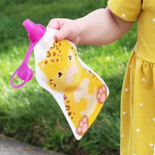 Vista 5 de ChooMee Bolsita de Comida SoftSip con Tapa Destete Guiado por Bebés Válvula de Control de Flujo Sin Derrame, Protege la Boca del Niño, 100% aqua