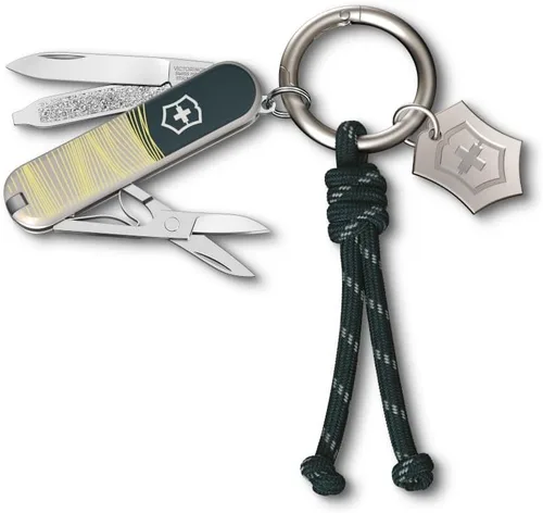 Vista 7 de Victorinox Live to Explore Classic SD Swiss Army - Cuchillo de bolsillo de 7 funciones de fabricación suiza, estilo París