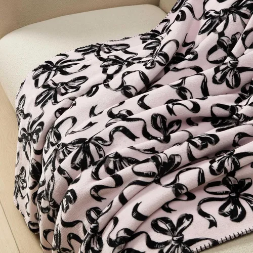 Vista 3 de Betsey Johnson Manta tamaño King, ropa de cama de felpa suave con acogedor reverso de sherpa, manta para sofá o cama, ligera para todas