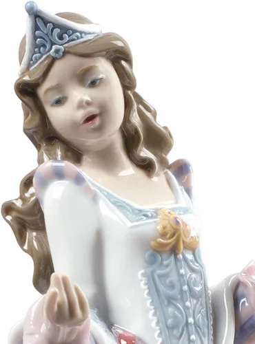 Vista 3 de LLADRÓ Figura de la Bella Durmiente. Figura de porcelana durmiente de la Bella (Disney).
