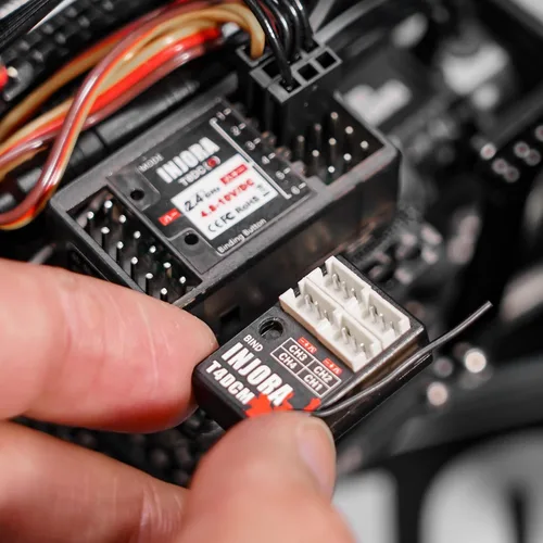 Vista 8 de INJORA T6M Transmisor Micro 2.4GHz con Receptor Compacto T4DCM para Coche RC 1/30 1/24 1/18