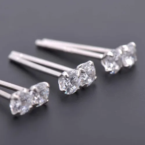 Vista 5 de Pendientes de tuerca de 3 mm con circonita cúbica pequeña y diamantes de plata de ley para perforación