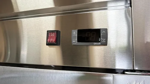 Vista 7 de EKS-E30R - Refrigerador vertical comercial de acero inoxidable de 17.7 pies cúbicos