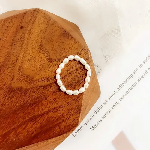 Vista 6 de ERLOSYA Anillo de perlas cultivadas estilo bohemio vintage, ajustable, anillos de perlas de agua dulce elásticos de moda para mujeres, anillos