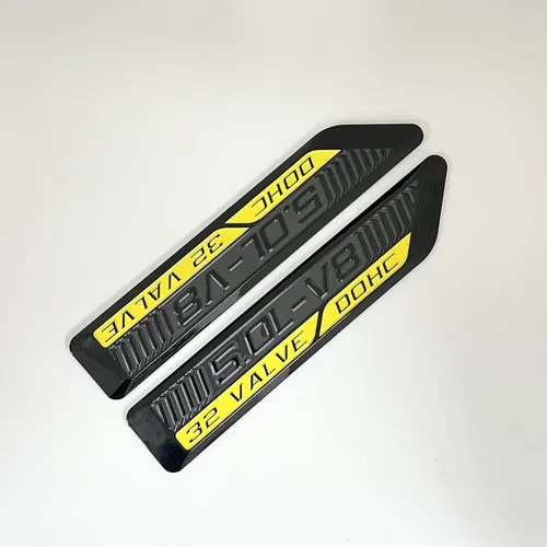 Vista 4 de 5.0L-V8 32 Válvulas DOHC Emblema Personalizado Premium S550 Plataforma Coyote Insignia Soler Performance (Negro - Negro) Compatible
