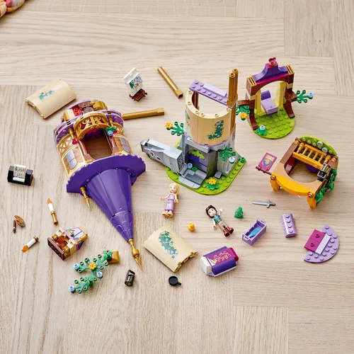 Vista 6 de LEGO Disney Princess Rapunzel's Tower 43187 Kit de juguetes de construcción de castillo y juego con 2 mini muñecas de película enredada, idea