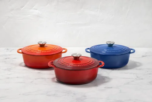 Vista 5 de Le Creuset - Horno holandés redondo poco profundo de hierro fundido, 2.75 cuartos de galón, Caribe