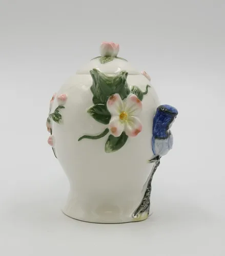 Vista 6 de Tetera de porcelana fina azul Jay Bird con diseño de flores de cornejo, 7 pulgadas de largo