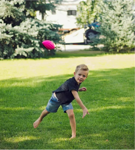 Vista 4 de LMC Products Mini balón de fútbol americano pequeño de espuma en espiral de 5 pulgadas para niños, paquete de 3 mini balones de fútbol para niños