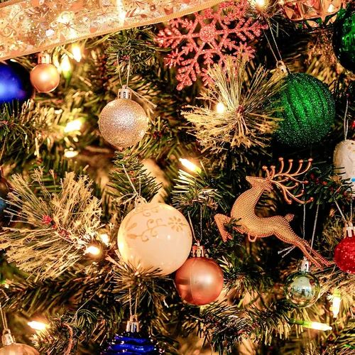 Vista 8 de Hykolity - Árbol de Navidad delgado preiluminado de 6 pies con 200 luces LED blancas cálidas 586 Branch Tips with Pine Needles, Hinged Design and