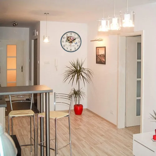 Vista 6 de YeYo Reloj de pared de flores de estilo europeo simple sin marco, madera MDF impermeable, decoración artística silenciosa para el hogar, sala