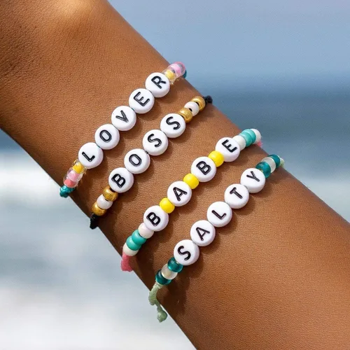 Vista 4 de Pura Vida BabeSaltyLoverBoss - Pulsera de cuentas del alfabeto - Banda impermeable