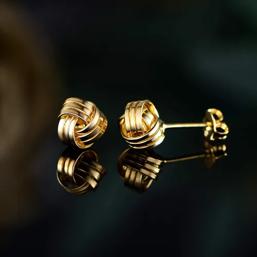 Vista 3 de Barzel Pendientes de tuerca de nudo de amor chapados en oro de 18 quilates, fabricados en Brasil