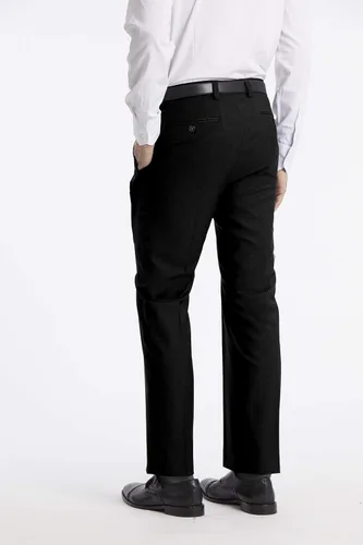 Vista 4 de Calvin Klein Pantalón de vestir de ajuste moderno para hombre
