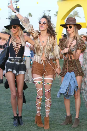 Vista 5 de deladola Bandas elásticas para las piernas, para rave, mariposa, para festivales de música, fiestas, disfraz antideslizante elástico para mujer