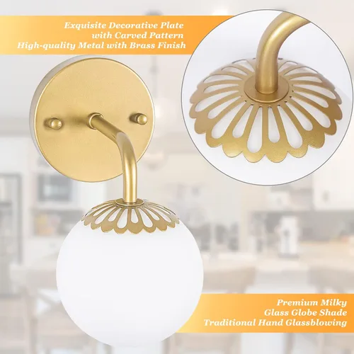 Vista 2 de Moderno juego de dos apliques de pared dorados, lámpara de pared de mediados de siglo, aplique de latón con vidrio de globo blanco, accesorios