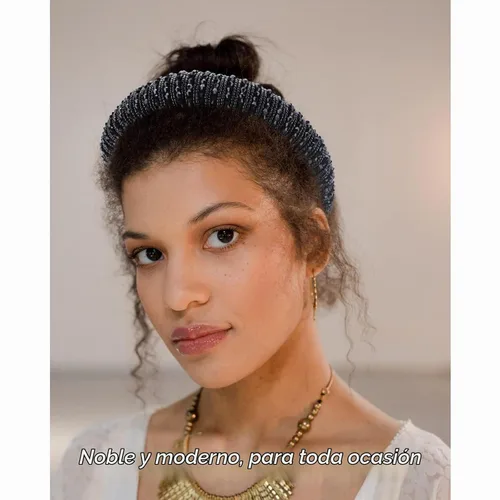 Vista 5 de Wecoe Diadema negra para mujer, diadema de diamantes de imitación de moda, diadema acolchada, diadema de diamantes brillantes con cuentas