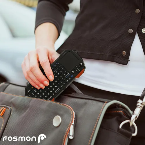 Vista 4 de Fosmon Mini teclado Bluetooth (teclado QWERTY), inalámbrico, portátil, con panel táctil, compatible con Apple TV, Amazon Fire Stick, PS4, PS4 Pro
