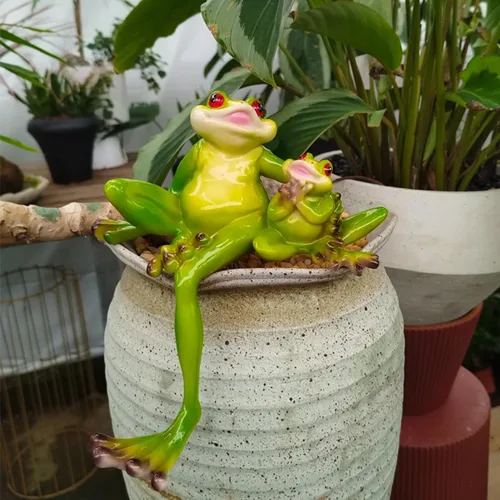 Vista 3 de Lindas esculturas y estatuas de jardín de rana para mamá y bebé, estatuilla de resina sentada de rana para decoración al aire libre para patio