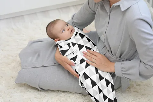 Vista 2 de BaeBae Goods Manta para envolver al bebé, juego de 4 envolturas ajustables para bebés, mantas para envolver pañales para niños y niñas, hechas
