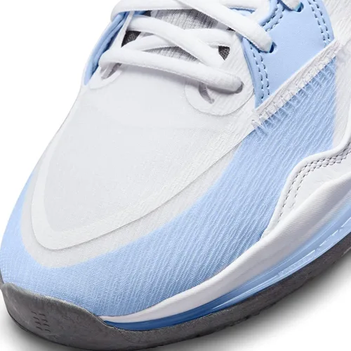 Vista 7 de Kyrie Infinity TB para hombre, talla 10.5 a 13.0, color blanco y negro