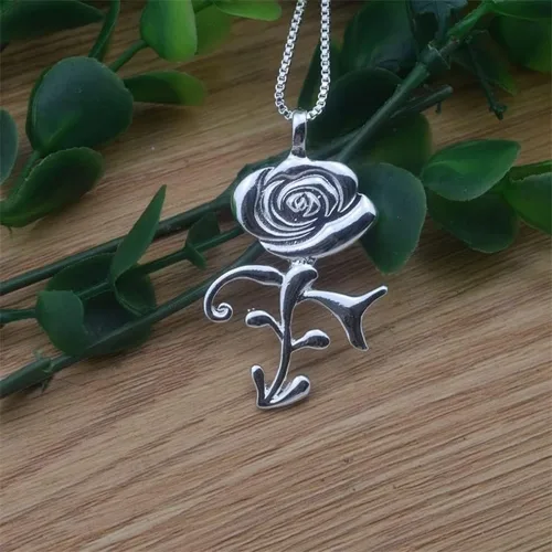 Vista 4 de 2024 New Trendy Prince Symbol Rose Necklace Fashion Party Gift For Female Fashion Accessories