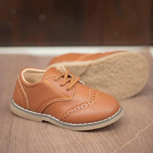 Vista 4 de Kannior Zapatos Oxford de piel sintética para niños y niñas, zapatos de vestir de boda para niños pequeños, con cordones, suela de textura