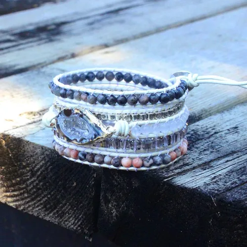 Vista 11 de ZOSOJONA - Pulseras bohemias hechas a mano de piedra natural, que dan vuelta, con cuentas de cristal de turquesa
