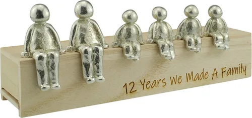 Vista 4 de Idea para el 12º aniversario – 12 años que hicimos un adorno de metal familiar – Elige tu combinación familiar (1 niño)
