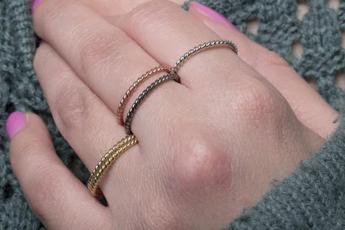 Vista 4 de Anillo de hilo de cuerda para mujer en oro macizo 9K, 14K y 18K, anillo trenzado, banda de cuerda fina simple, banda de cuerda giratoria, alianza