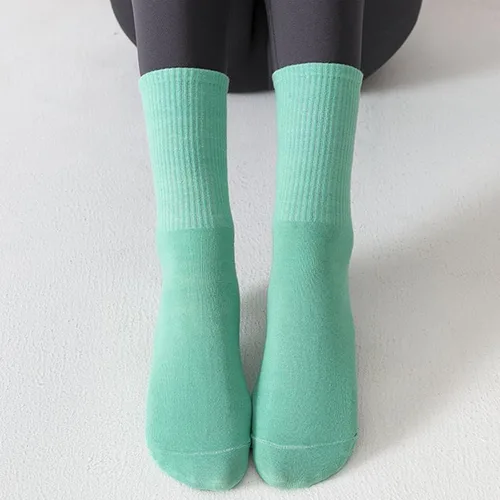 Vista 6 de Tergy 8 pares de calcetines largos de yoga con agarre para mujer, calcetines antideslizantes antideslizantes para pilates, barras, danza, yoga