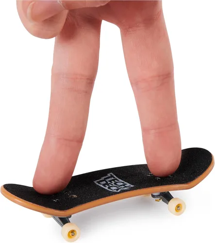 Vista 4 de TECH DECK Fingerboard - Paquete de 10 patinetas coleccionables Ultra DLX de Element, Primitive y Flip, gráficos auténticos de tabla, uso en todos