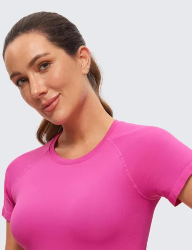 Vista 4 de CRZ YOGA Camisetas de entrenamiento sin costuras para mujer, transpirables, de manga corta, para gimnasio, correr, yoga, atléticas
