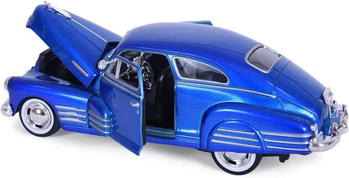 Vista 3 de Motormax 124 1948 Chevy Aerosedan Fleetline Vehículo (los colores pueden variar)