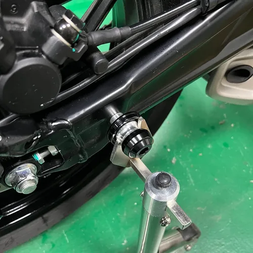 Vista 2 de Bobinas basculantes de 0.315 in para bobinas deslizantes Tornillos M8 (para vehículos Suzuki) GSX-S GSXS 750 950 1000 GSXR600 GSR GSX