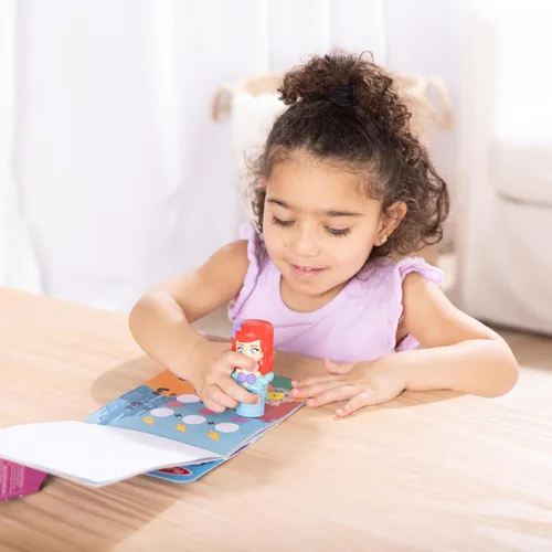 Vista 8 de Melissa & Doug Pegatina Wow! Disney Princess Ariel Stamper y almohadilla de actividades