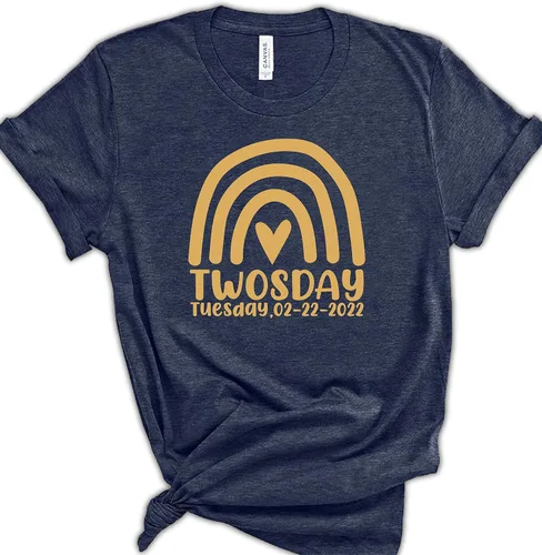Vista 5 de Twosday T-Shirt, Twosday 02-22-2022 T-Shirt for Adult Toddler Youth Men Women Baby, Twosday 02-22-2022 Tuesday Mono Color Rainbow T-Shirt for Women