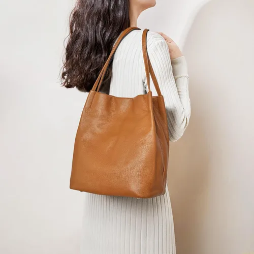 Vista 2 de Kattee Bolso de hombro de cuero suave para mujer con cierre magnético superior