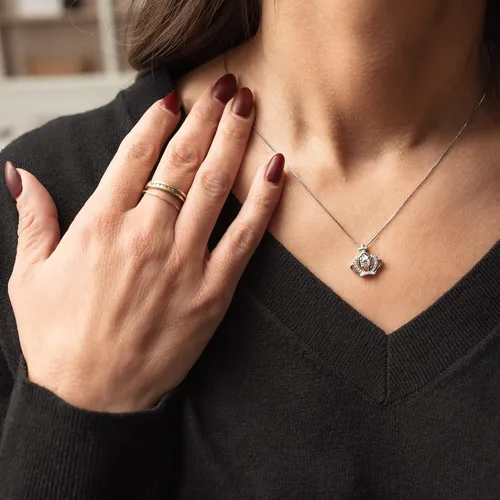 Vista 6 de 925 Sterling Silver Crown Necklace, Daughter Necklace From Mom And Dad, To My Daughter Necklace From Dad, Gift for Daughter, To My Badass Daughter