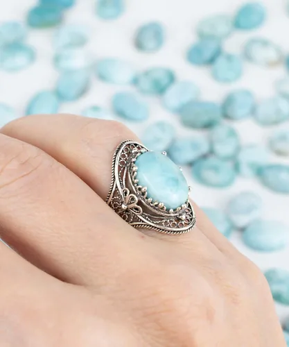 Vista 4 de Anillo ovalado de plata de ley 925 hecho a mano con filigrana y piedras preciosas para mujer, caja de regalo