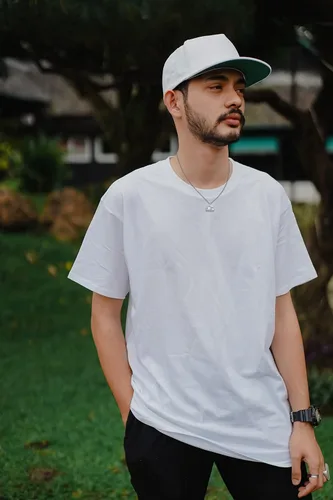 Vista 2 de LoEnMe Jewelry Collares personalizados con números de jersey para hombres, atletas y atletas con dije deportivo, cadena de números de acero