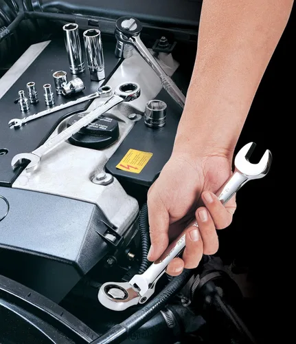 Vista 7 de GEARWRENCH Llave combinada de trinquete de cabeza flexible de 12 puntos, 5/16" - 9705
