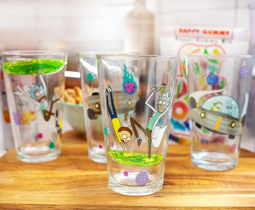 Vista 3 de Rick and Morty Vasos de pinta de 16 onzas, juego de 4 vasos de cerveza tradicionales para licor, bebidas