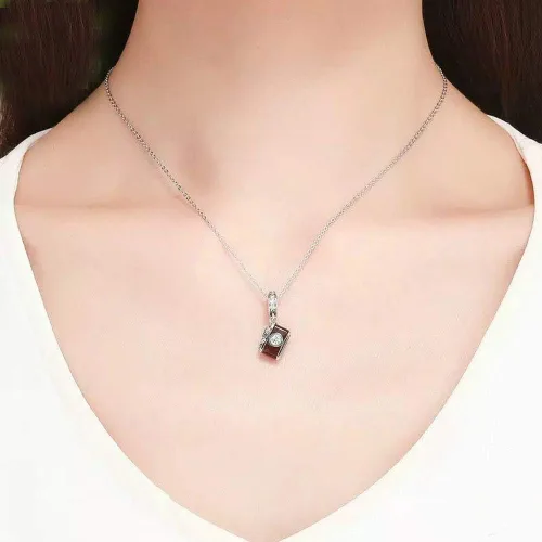 Vista 6 de Abalorio de viaje de plata de ley 925 con diseño de cámara para pulsera y collar.
