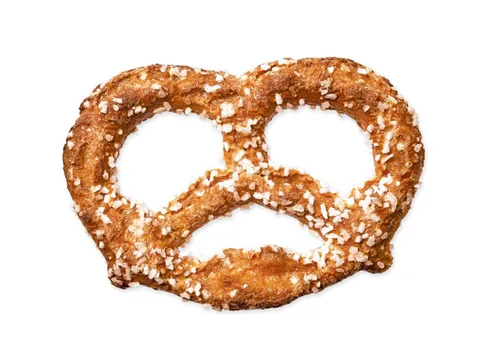 Vista 4 de Unique Snacks Pretzels extra de sal dividida, deliciosos horneados con estilo casero, certificado OU Kosher y sin OMG, sin sabor artificial, bolsas