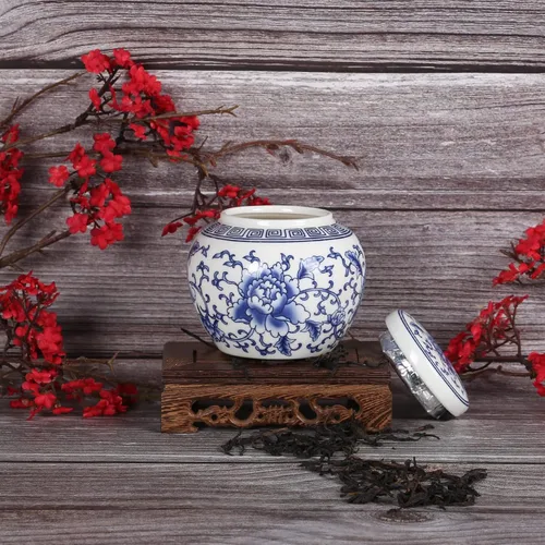 Vista 5 de XINGYAN Tarro de jengibre pequeño de cerámica de porcelana china tradicional azul y blanca con tapa, para almacenamiento de té, decoración
